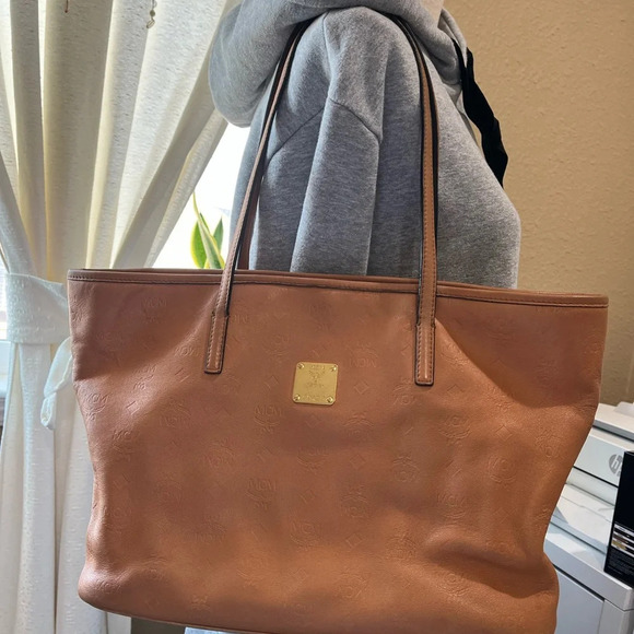 MCM Leather Tote - Picture 14 of 16